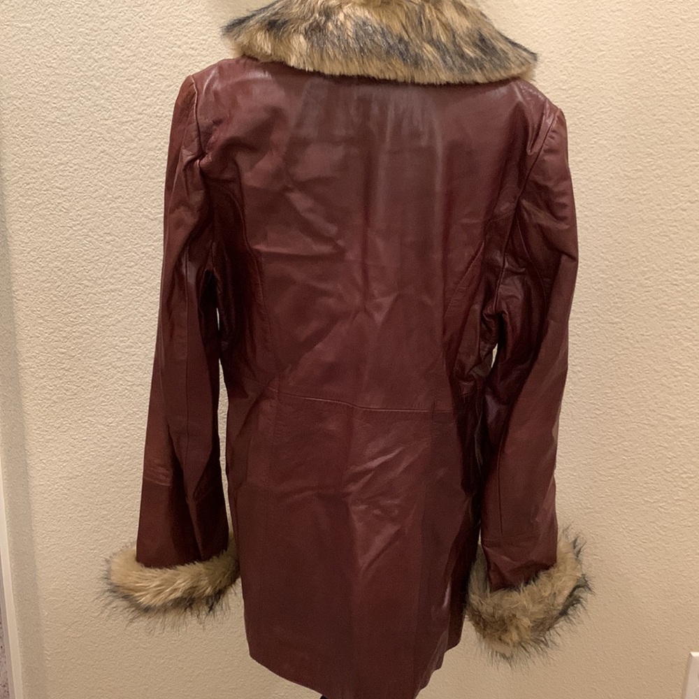 Women's Wilson Long Leather Fur Coat - Picture 8 of 13